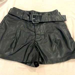 Zara Faux Leather High Weisted shorts